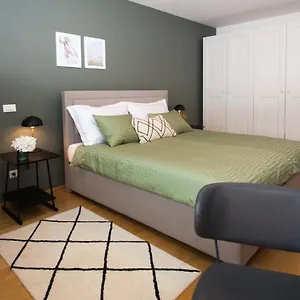  Apartment Luxury Ivari